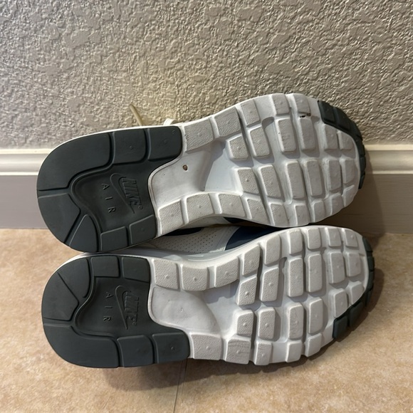 Nike Air Max 1 - Picture 9 of 10